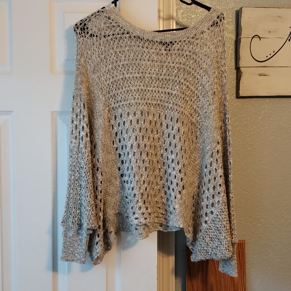 Light weight sweater